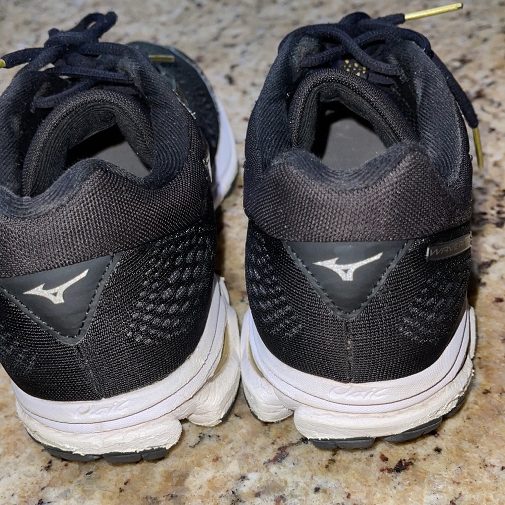 Mizuno flv 0415 hotsell